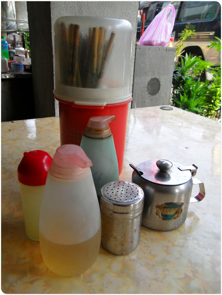 海鮮河粉乾麵：<抗漲專區>CP值超高，豬肝、蝦子、肉片，滿足你的胃~_海鮮河粉乾麵