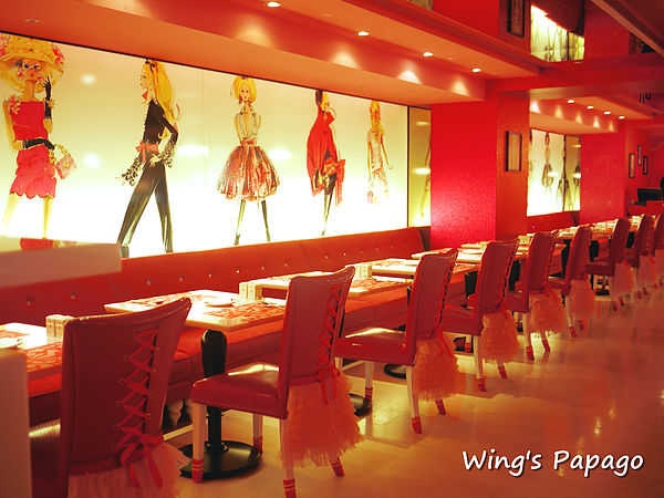 Barbie Cafe 芭比時尚主題餐廳：夢幻滿屋。讓人目不瑕給的【Barbie Cafe】芭比餐廳體驗