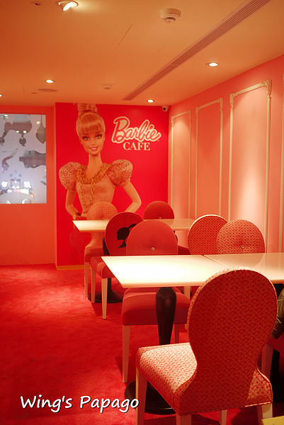 Barbie Cafe 芭比時尚主題餐廳：夢幻滿屋。讓人目不瑕給的【Barbie Cafe】芭比餐廳體驗