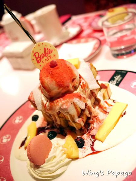 Barbie Cafe 芭比時尚主題餐廳：夢幻滿屋。讓人目不瑕給的【Barbie Cafe】芭比餐廳體驗