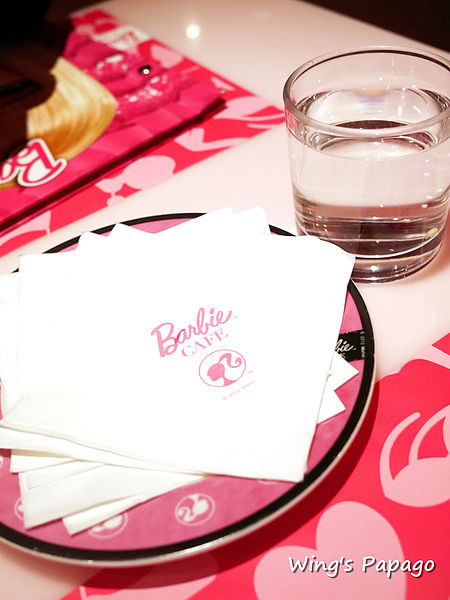 Barbie Cafe 芭比時尚主題餐廳：夢幻滿屋。讓人目不瑕給的【Barbie Cafe】芭比餐廳體驗