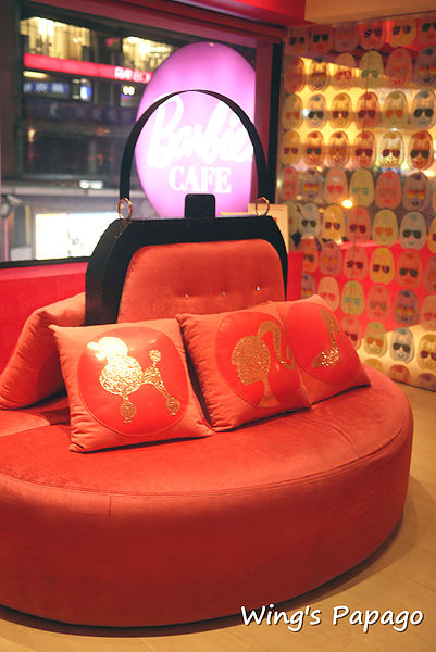 Barbie Cafe 芭比時尚主題餐廳：夢幻滿屋。讓人目不瑕給的【Barbie Cafe】芭比餐廳體驗