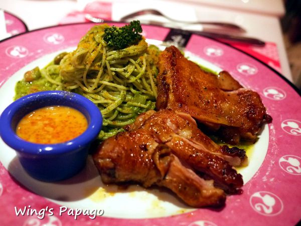 Barbie Cafe 芭比時尚主題餐廳：夢幻滿屋。讓人目不瑕給的【Barbie Cafe】芭比餐廳體驗