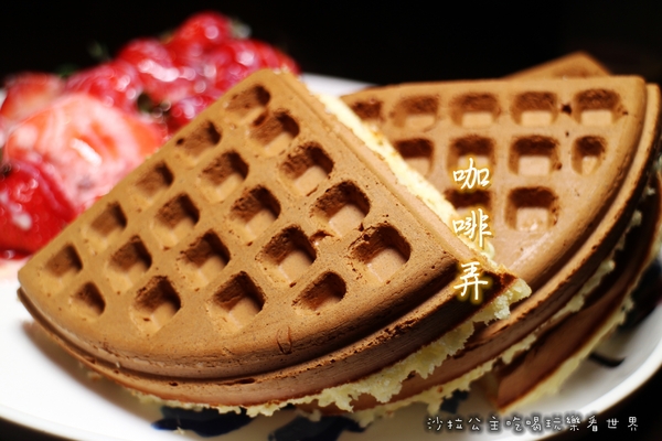 咖啡弄(忠孝店):我在『咖啡弄(忠孝店)』吃排骨飯/鬆餅/龍蝦堡/東區下午茶