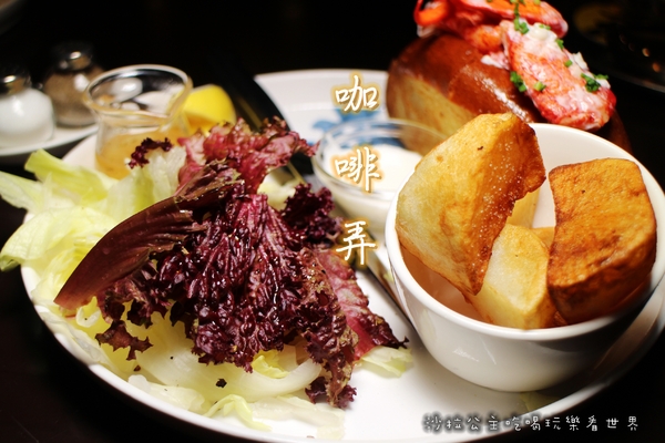 咖啡弄(忠孝店):我在『咖啡弄(忠孝店)』吃排骨飯/鬆餅/龍蝦堡/東區下午茶