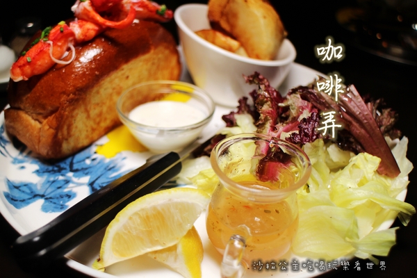 咖啡弄(忠孝店):我在『咖啡弄(忠孝店)』吃排骨飯/鬆餅/龍蝦堡/東區下午茶