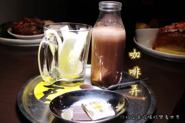 咖啡弄(忠孝店):我在『咖啡弄(忠孝店)』吃排骨飯/鬆餅/龍蝦堡/東區下午茶