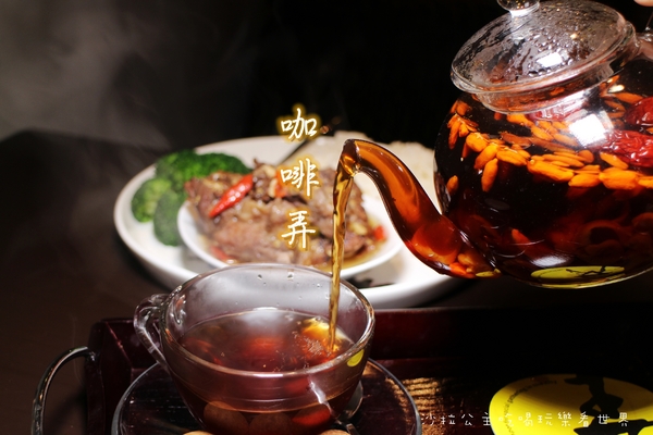 咖啡弄(忠孝店):我在『咖啡弄(忠孝店)』吃排骨飯/鬆餅/龍蝦堡/東區下午茶