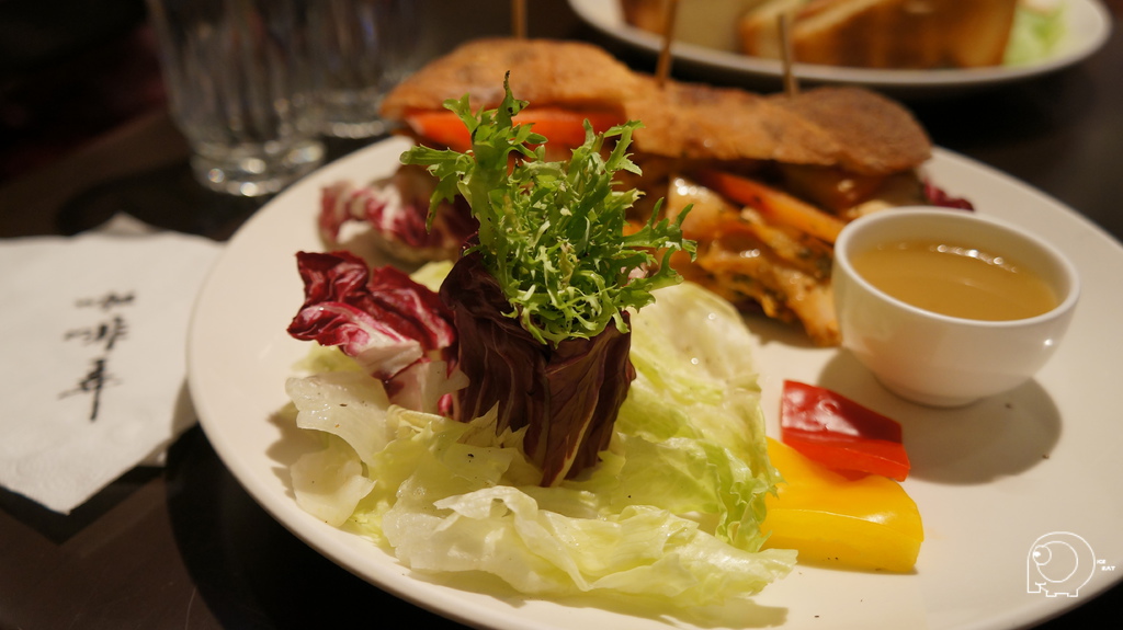 香草雞肉巧巴達三明治