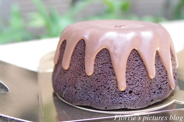 貝克街:BaCo Street貝克街.謎 巧克力蛋糕(綠玉皇冠)~香濃迷人的可可香氣,怕胖的我都不禁一口接一口!