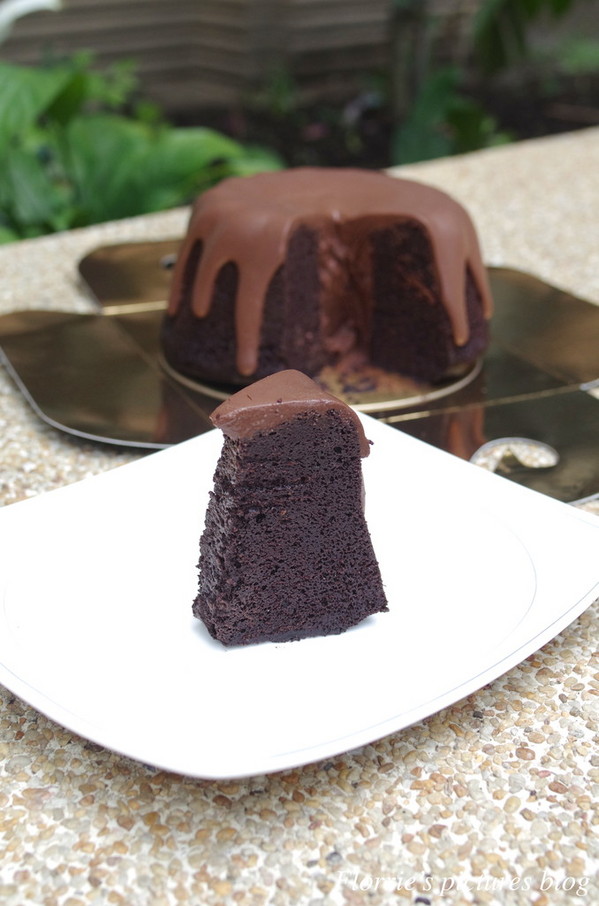 貝克街:BaCo Street貝克街.謎 巧克力蛋糕(綠玉皇冠)~香濃迷人的可可香氣,怕胖的我都不禁一口接一口!