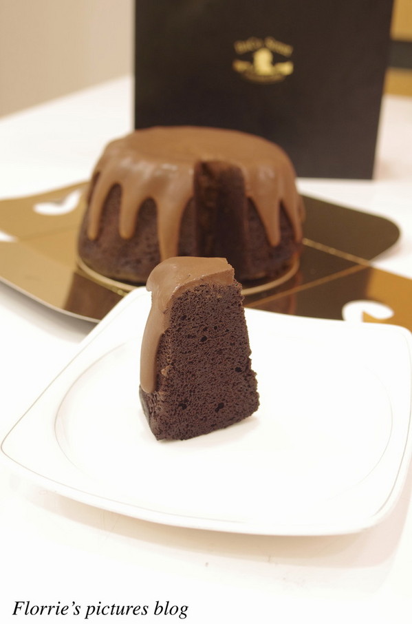 貝克街:BaCo Street貝克街.謎 巧克力蛋糕(綠玉皇冠)~香濃迷人的可可香氣,怕胖的我都不禁一口接一口!
