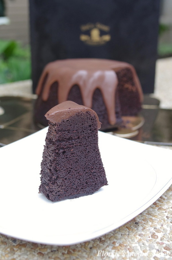 貝克街:BaCo Street貝克街.謎 巧克力蛋糕(綠玉皇冠)~香濃迷人的可可香氣,怕胖的我都不禁一口接一口!