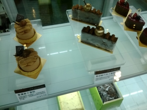 瑪多拉 Ma.Do.Ra(民權店)：意想不到創意蛋糕!!!起司、蛋糕捲瘋狂試吃~>.<~瑪朵拉Ma.Do.Ra