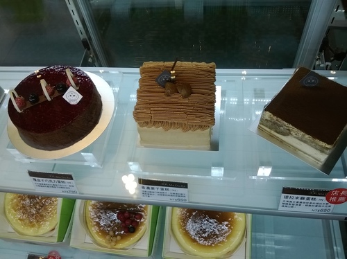 瑪多拉 Ma.Do.Ra(民權店)：意想不到創意蛋糕!!!起司、蛋糕捲瘋狂試吃~>.<~瑪朵拉Ma.Do.Ra