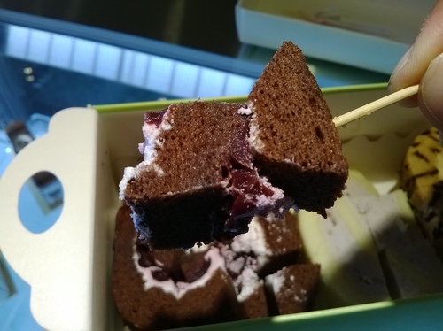 瑪多拉 Ma.Do.Ra(民權店)：意想不到創意蛋糕!!!起司、蛋糕捲瘋狂試吃~>.<~瑪朵拉Ma.Do.Ra