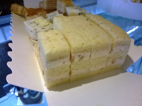 瑪多拉 Ma.Do.Ra(民權店)：意想不到創意蛋糕!!!起司、蛋糕捲瘋狂試吃~>.<~瑪朵拉Ma.Do.Ra