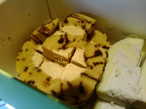 瑪多拉 Ma.Do.Ra(民權店)：意想不到創意蛋糕!!!起司、蛋糕捲瘋狂試吃~>.<~瑪朵拉Ma.Do.Ra