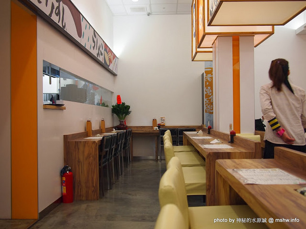 一築金野台(黎明店):【食記】台中西屯-一築金野台 CHU MIN生魚片.拉麵.壽司-黎明店 : 原來還有能夠當水喝的豚骨湯,ㄧ碗麵打壞ㄧ家店T_T