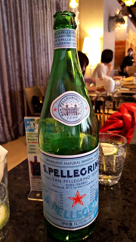 聖沛黎洛氣泡礦泉水