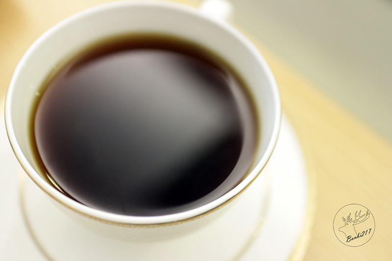 Banbi217 美食旅遊: [台北大安區]Knutsen Petite肯努森咖啡館,好日光陪襯好咖啡、甜點、輕食(捷運信義安和站)