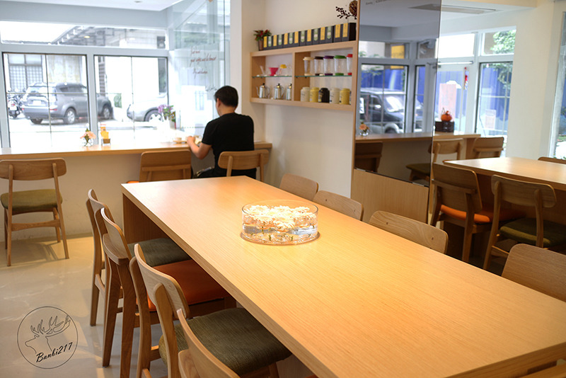 Banbi217 美食旅遊: [台北大安區]Knutsen Petite肯努森咖啡館,好日光陪襯好咖啡、甜點、輕食(捷運信義安和站)