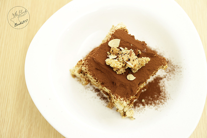 Banbi217 美食旅遊: [台北大安區]Knutsen Petite肯努森咖啡館,好日光陪襯好咖啡、甜點、輕食(捷運信義安和站)