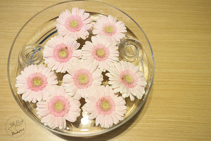 Banbi217 美食旅遊: [台北大安區]Knutsen Petite肯努森咖啡館,好日光陪襯好咖啡、甜點、輕食(捷運信義安和站)