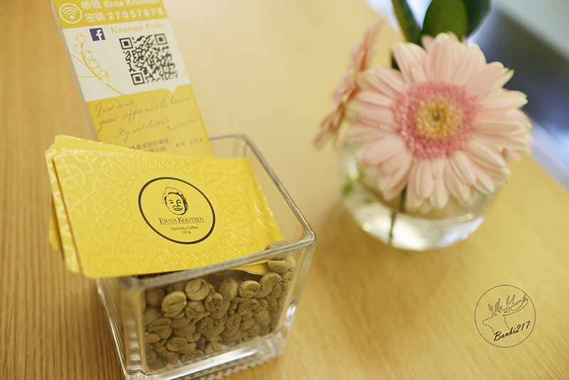 Banbi217 美食旅遊: [台北大安區]Knutsen Petite肯努森咖啡館,好日光陪襯好咖啡、甜點、輕食(捷運信義安和站)