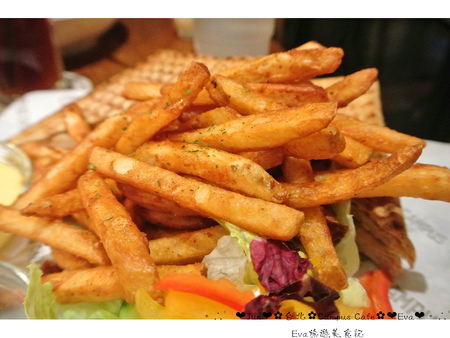 CAMPUS CAFE(南京店):【食記】oO。台北 Campus Cafe 康熙來了推推的超好吃店家,超囂張的提拉米蘇瀑布,讓我們一起消滅它吧~。o○。