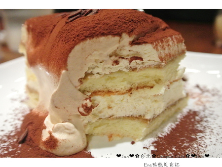 CAMPUS CAFE(南京店):【食記】oO。台北 Campus Cafe 康熙來了推推的超好吃店家,超囂張的提拉米蘇瀑布,讓我們一起消滅它吧~。o○。