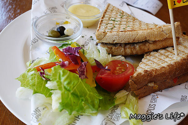 CAMPUS CAFE(南京店)：台北美食。捷運南京三民【CAMPUS CAFE】康熙來了推薦咖啡廳◆早午餐。帕尼尼。漢堡。三明治。義大利麵。燉飯。免服務費