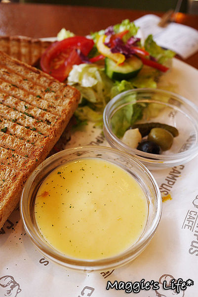 CAMPUS CAFE(南京店)：台北美食。捷運南京三民【CAMPUS CAFE】康熙來了推薦咖啡廳◆早午餐。帕尼尼。漢堡。三明治。義大利麵。燉飯。免服務費