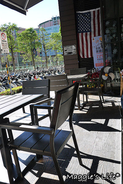 CAMPUS CAFE(南京店)：台北美食。捷運南京三民【CAMPUS CAFE】康熙來了推薦咖啡廳◆早午餐。帕尼尼。漢堡。三明治。義大利麵。燉飯。免服務費