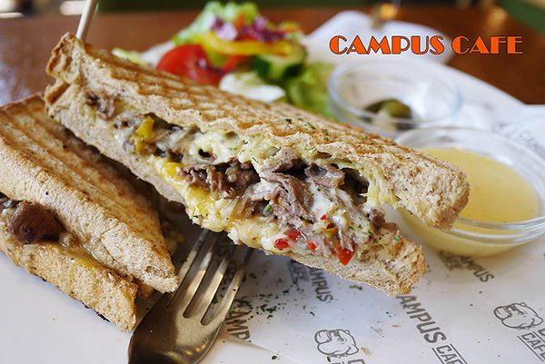 CAMPUS CAFE(南京店)：台北美食。捷運南京三民【CAMPUS CAFE】康熙來了推薦咖啡廳◆早午餐。帕尼尼。漢堡。三明治。義大利麵。燉飯。免服務費
