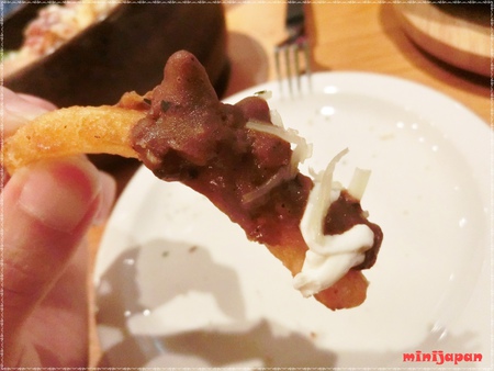 Campus cafe~肉醬起司薯條拍.JPG