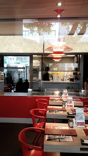 hot7新鐵板料理(基隆路店):【羽諾食記】六張梨捷運美食~hot 7新鐵板料理