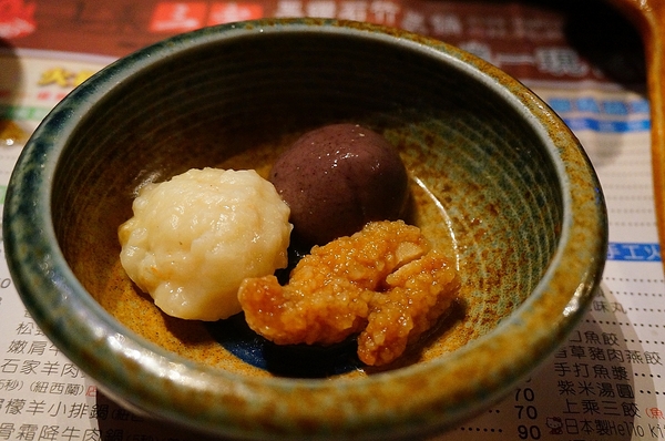 上乘三家涮涮鍋共和國(和平店)：【台北．捷運麟光站】上乘三家-「摩登時尚風。美味竹炭鍋驚豔」