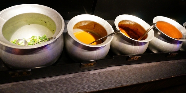 上乘三家涮涮鍋共和國(和平店)：【台北．捷運麟光站】上乘三家-「摩登時尚風。美味竹炭鍋驚豔」