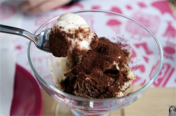 DDC CAFE:台北 捷運忠孝敦化 DDC CAFE~愛心麻糬鬆餅好黏蜜