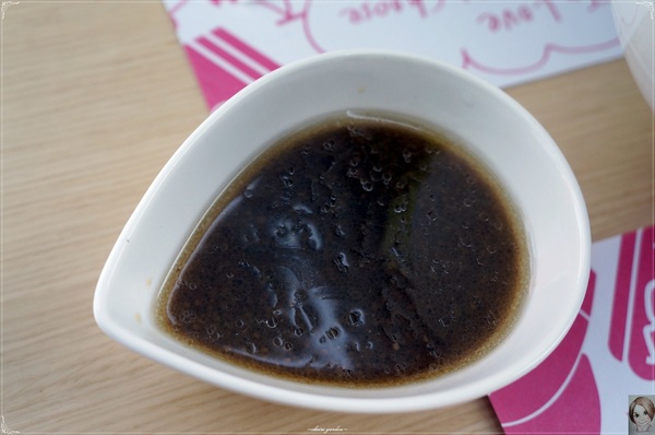 DDC CAFE:台北 捷運忠孝敦化 DDC CAFE~愛心麻糬鬆餅好黏蜜