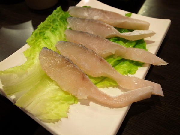 大漠紅頂級蒙古鍋：＜桃園｜麻辣鍋＞大漠紅頂級蒙古鍋吃到飽～火烤兩吃～美味香草豬～粉嫩豬肝～國寶魚　　