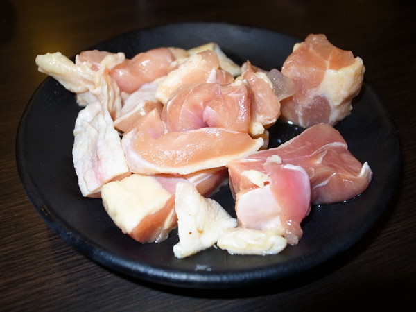 大漠紅頂級蒙古鍋：＜桃園｜麻辣鍋＞大漠紅頂級蒙古鍋吃到飽～火烤兩吃～美味香草豬～粉嫩豬肝～國寶魚　　