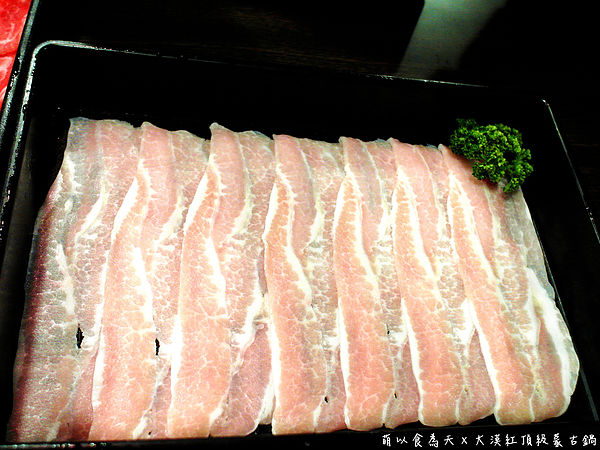 大漠紅頂級蒙古鍋：《口碑券。四十三彈》蒙古豪情鍋物料理【大漠紅頂級蒙古鍋】（蒙古鍋、天香回味鍋、香草豬、吃到飽、桃園市）