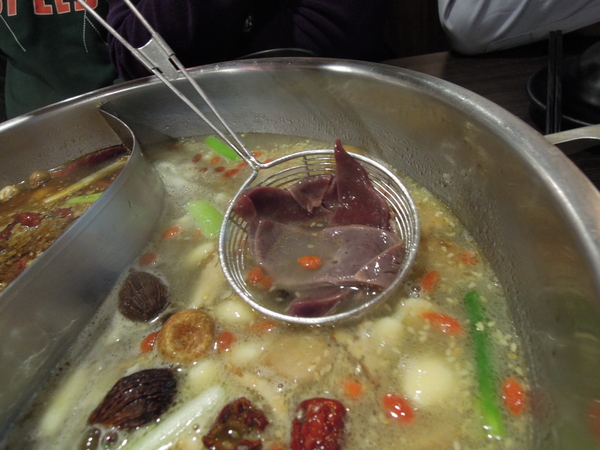 大漠紅頂級蒙古鍋:口碑券NO.4獨特風味湯頭+新鮮食材=大漠紅頂級蒙古鍋