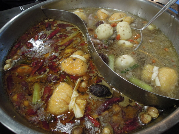 大漠紅頂級蒙古鍋:口碑券NO.4獨特風味湯頭+新鮮食材=大漠紅頂級蒙古鍋