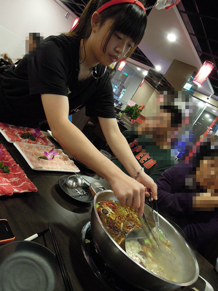 大漠紅頂級蒙古鍋:口碑券NO.4獨特風味湯頭+新鮮食材=大漠紅頂級蒙古鍋