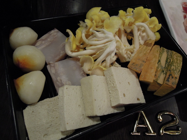 大漠紅頂級蒙古鍋:口碑券NO.4獨特風味湯頭+新鮮食材=大漠紅頂級蒙古鍋