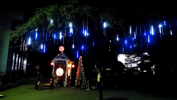 輔仁大學:【台北新莊】2013天主教輔仁大學聖誕燈海!一年一度的浪漫氛圍!
