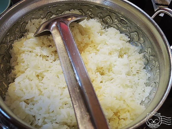 二分之一泰式小館:※ 二分之一泰式小館 ※ 【星羽愛美食-台中】便宜好吃泰式料理,商業四人套餐CP值直衝天際,料多味美還附飲料~